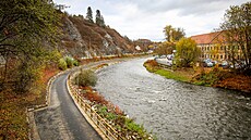 Nový 720 metrový úsek Vltavské cyklostezky v �eském Krumlov� vede od Porákova...