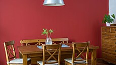 Výrazn�j�í odstíny se v�t�inou objevují na jedné, maximáln� dvou st�nách.