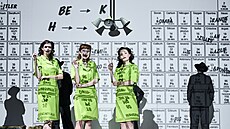 Lucie Michálková, Kate�ina Hrdinová a Martina Krátká v divadelním Projektu...