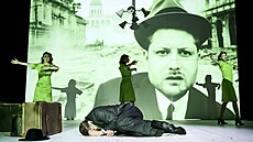 Martina Krátká, Michal Lurie, Kate�ina Hrdinová a Lucie Michálková v divadelním...