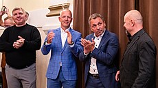 Zleva spolumajitelé firmy Fotbal HK 1905 Pavel Rejchrt, Ond�ej Tomek, Ivo Ulich...