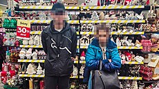 Zlodji si chtli udlat hezké Vánoce. Ped prodejnou ukradli ozdoby, dlouho se...