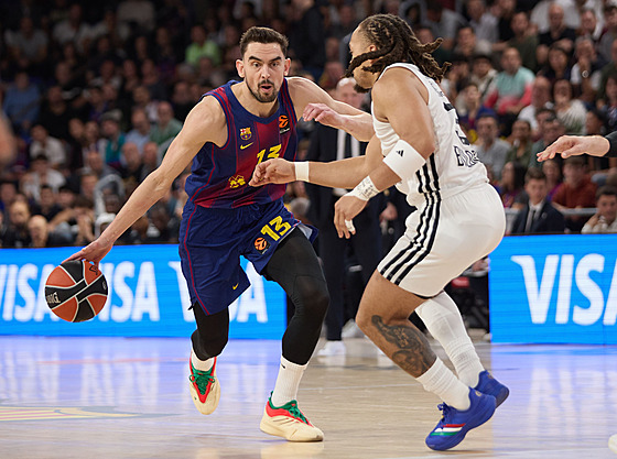 Tomá� Satoranský b�hem utkání s Bolo�ou.