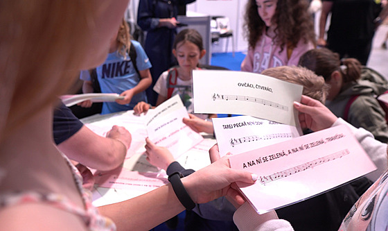 Materiály z písni�kové knihovny mohou vyu�ívat i u�itelé v hudební výchov�.