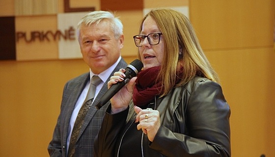 Nám�stkyn� hejtmana Jindra Zalabáková a d�kan Pedagogické fakulty Ladislav Bláha