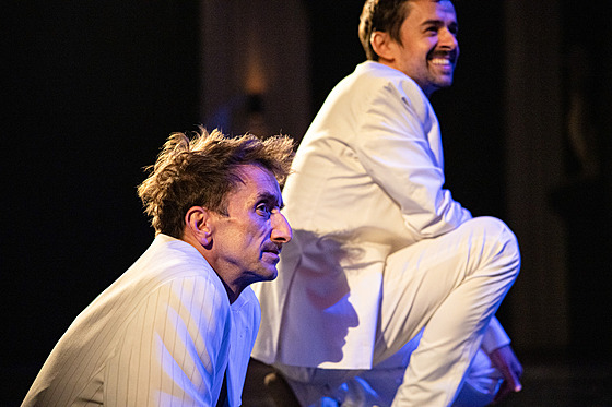 Nový cirkus, humor a úvahy o konci sv�ta