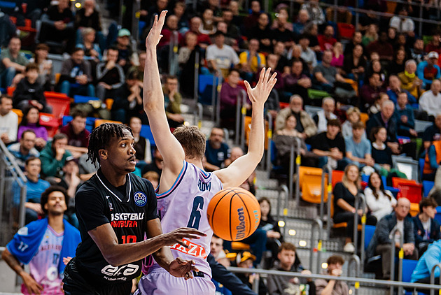 Kamarádí se s Bronnym, finty okoukal od Luky. Rice zářil i proti Albě: Týmu věřím