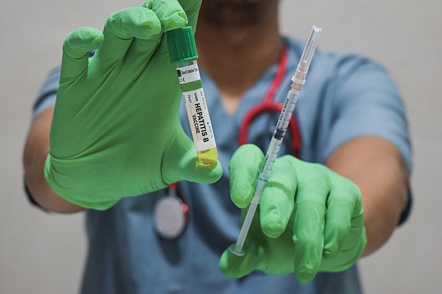 Žloutenka v Česku sílí, zájemce o očkování však lékaři musejí odmítat. Vakcíny došly