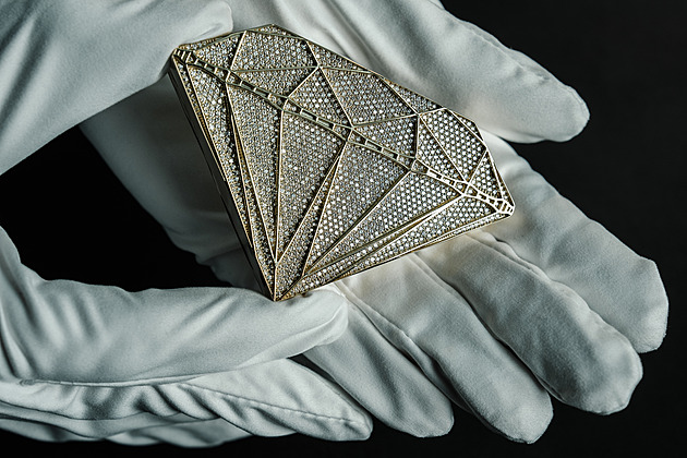 iDNES.cz sonbahar yarışması milyon dolarlık pırlantanın kazananını biliyor