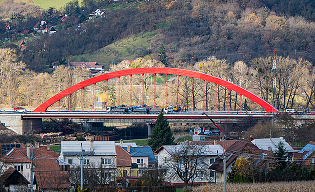 Nájezd na moravský Golden Gate je nebezpečný, silničáři musejí most upravit