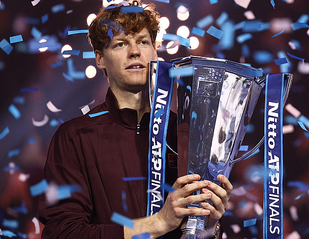 Démon Sinner vyhrál v hale už 31 zápasů v řadě. Změnil servis, chválí ho i Alcaraz