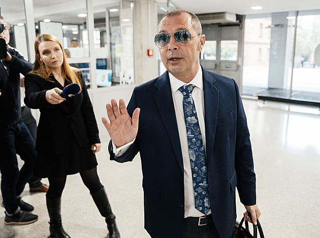 Klíčový svědek Augustín odpovídá v Dozimetru na otázky obhájců