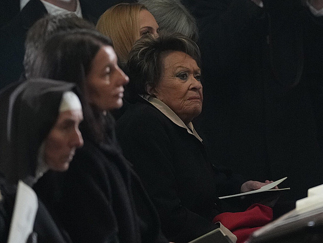 OBRAZEM: Prezidenti, Turek i Kalousek s Babišem. Kdo nechyběl na Dukově pohřbu