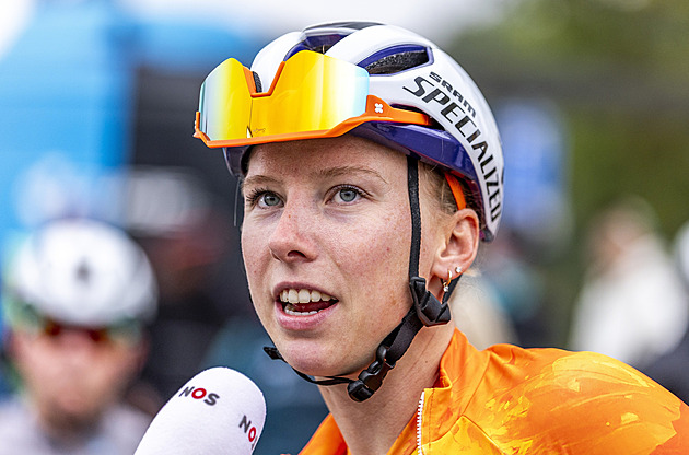 Spurterská hvězda Tour si vyjela na elektrokole. Srazilo ji auto, řidič ujel