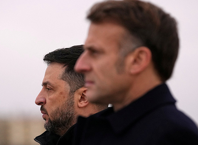 Francie a Británie chtějí předat Ukrajině jadernou zbraň, tvrdí ruská rozvědka