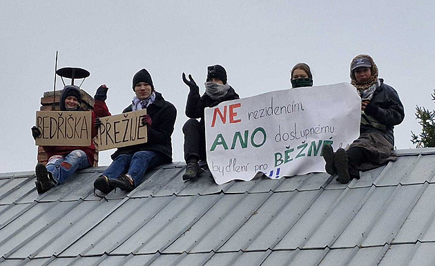 Boj o Bedřišku. Příznivci ostravské kolonie obsadili dům před demolicí, v akci policie