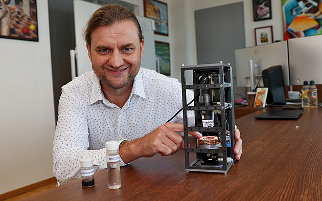 D�kan Fakulty elektrotechniky a informatiky V�B � Technické univerzity Ostrava...