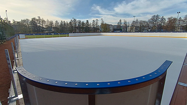 Největší umělé kluziště pro nezájem končí. Lidi často odradila hned první návštěva