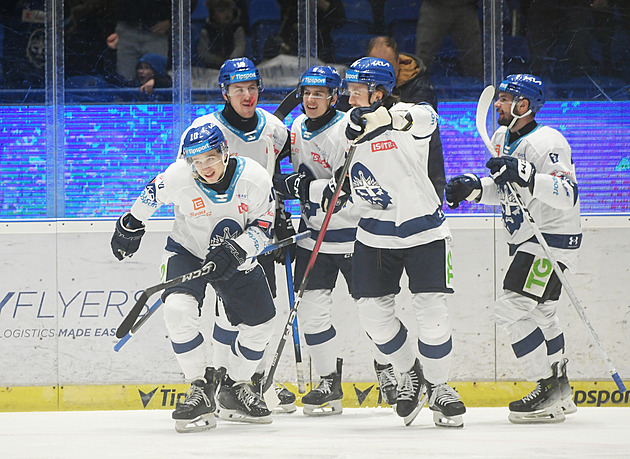 Hokejist Kladna slav gl proti Tinci.