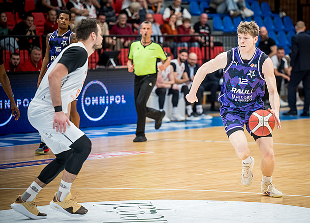 Nymburk, Slavia a jiné sňatky z rozumu. Turkům přinesl tituly, PSG brzký krach