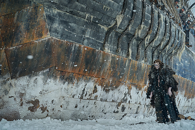 RECENZE: Až oči přecházejí. Frankenstein je úžasné vizuální dílo. Naštěstí nejen to