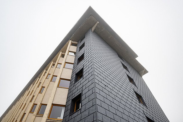 OBRAZEM: Labská bouda slaví půl století, nahlédněte do kuchyně i wellness