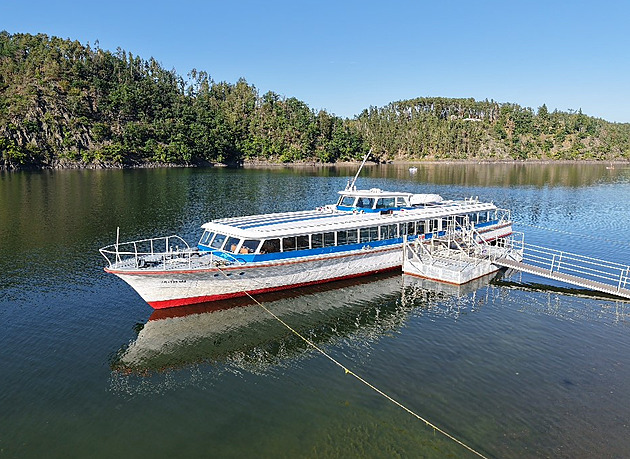 Lo� Plze� na hracholuské p�ehrad� dostane nový název. Nový provozovatel ji...