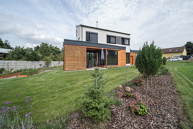 Luxusní život v praktickém domě u lesa. Majitel zpětně lituje jen jediné věci