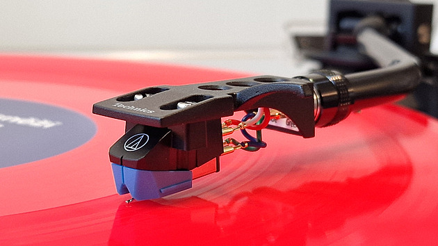 Nejlevnější gramofon Technics se povedl. Umí něco, co dražší modely ne