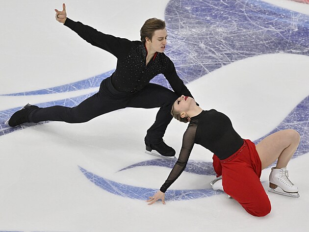 Kate�ina a Daniel Mr�zkovi ve voln�m tanci na Americk� brusli