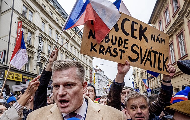 Česko si připomíná výročí sametové revoluce. Na snímku Filip Turek (Motoristé...