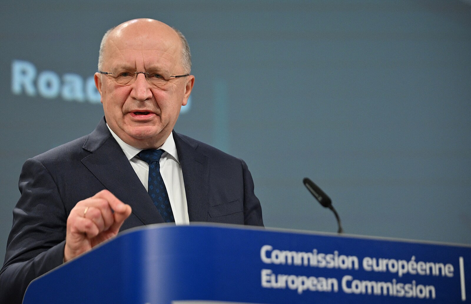 Rusové mohou lehce zničit satelity EU, musíme posílit obranu vesmíru, varuje komisař