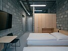 Jeden z 29 dvoul��kov�ch pokoj� hostelu v Hor�ck� ar�n�.