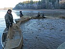 A�koliv jde o v�lov Velk�ho D��ka, ryby se lovily a� z mnohem men��ho rybn�ka...