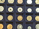Mince Petr �imek tematicky se�adil. Toto je plato se �pan�lsk�mi pesetami. T�mi...