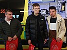 Prvn� pomoc patn�ctilet�mu Martinovi po z�sahu bleskem poskytli tren��i V�t...