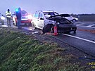 Na nov�m obchvatu nedaleko Rokycan havarovala v pond�l� r�no dv� vozidla....