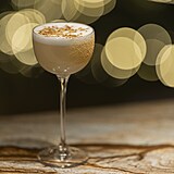 R�j mezi palmami a horami.