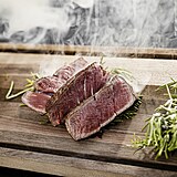 R�j mezi palmami a horami.