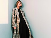 Kostkovaný kabát je klasika, která v atníku rozhodn nesmí chybt. Pro fanynky...