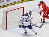 15. kolo hokejové extraligy: HC koda Plze - HC Olomouc, 16. íjna 2025. Zleva...