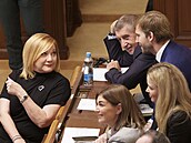 Ve Snmovn pokrauje druhá schze, bhem ní by poslanci mli potvrdit...