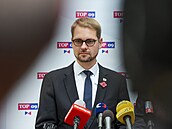 Tisková konference poslaneckého klubu TOP 09. Na snímku (pedseda TOP 09 Matj...