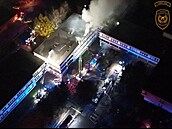 Hasii Zlínského kraje zlikvidovali poár stechy budovy stední koly v eské...