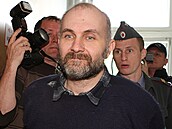 Sbratel panenek. Anatolij Jurievi Moskvin byl vdec, jeho i jeho obor dovedl...