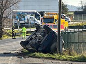 Sloky IZS zasahují u tragické elní sráky osobního a nákladního vozidla u...