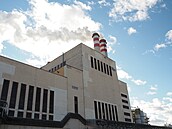 Elektrárna M�lník funguje p�edev�ím jako teplárna. Zásobuje teplem levý b�eh...