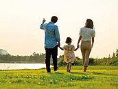 Jet v roce 1960 porodila na Zemi kadá ena v prmru tyi a pt dtí...