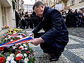 Pietní shromádní ped Hlávkovou kolejí k pipomenutí Dne boje za svobodu a...