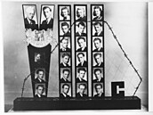 Maturitní tablo roudnických gymnazist Do Malé pevnosti v Terezín bylo...